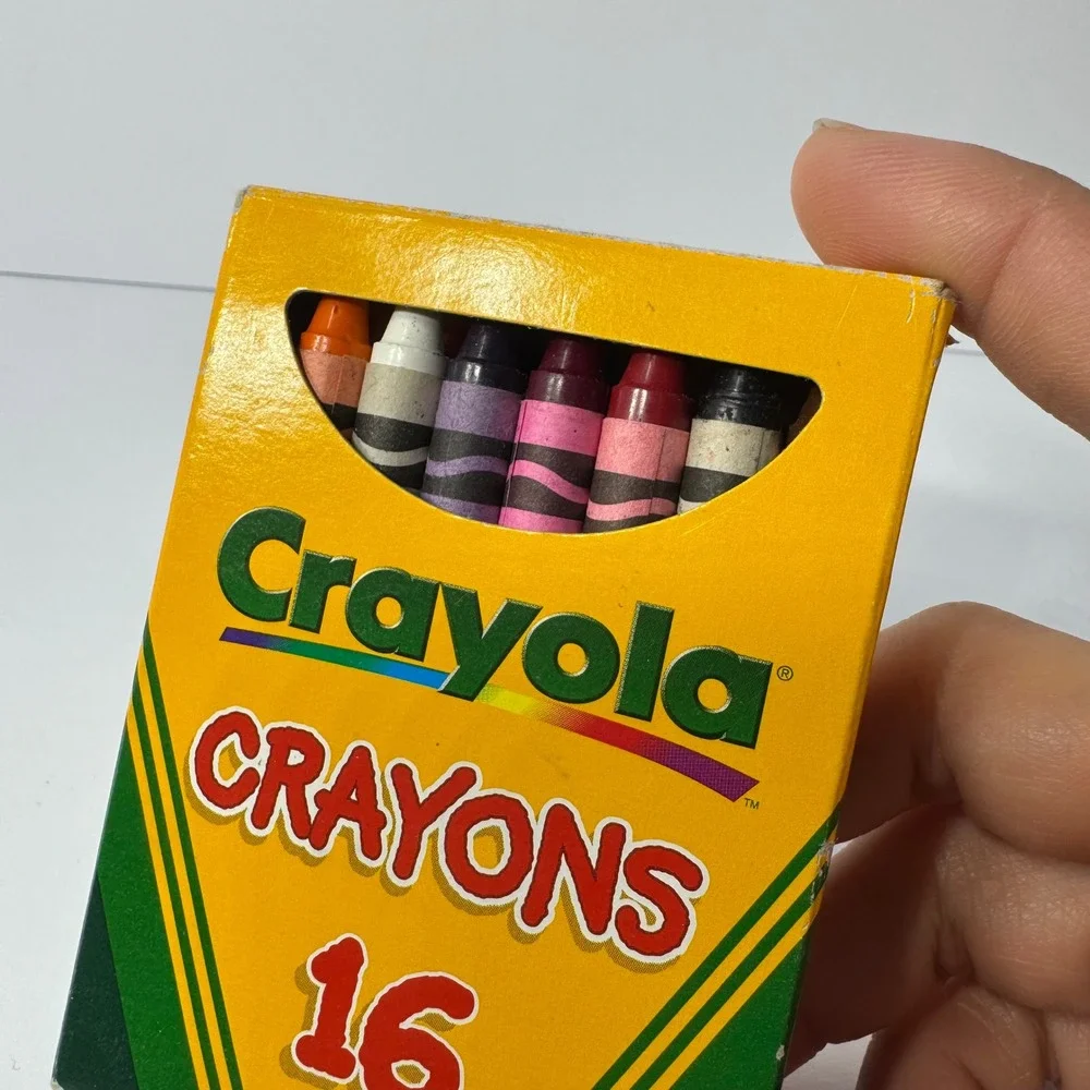 Vintage 1997 Crayola Crayons 8 Count‎ Non-Toxic Classic Yellow Box USA NEW in Bx